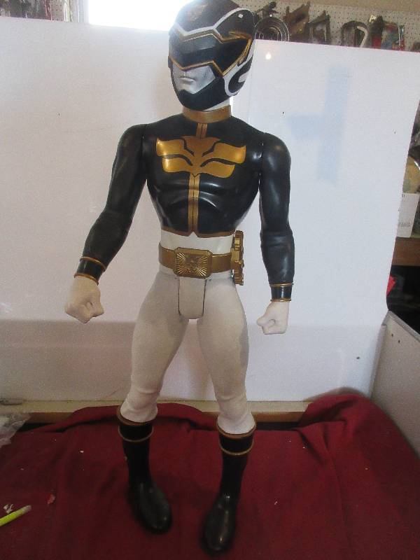 COLLECTIBLE POWER RANGER