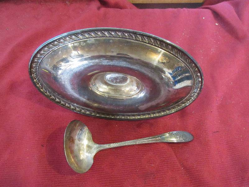 SILVER GRAVY BOAT