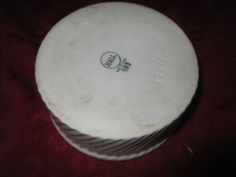 COLLECTIBLE WHITE BOWL