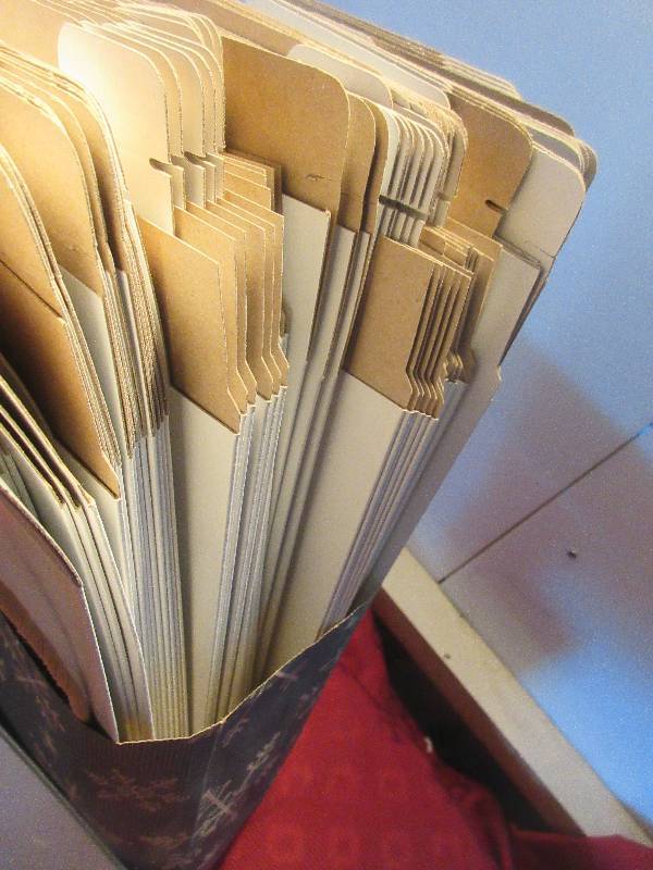 WHITE PACKAGING BOXES