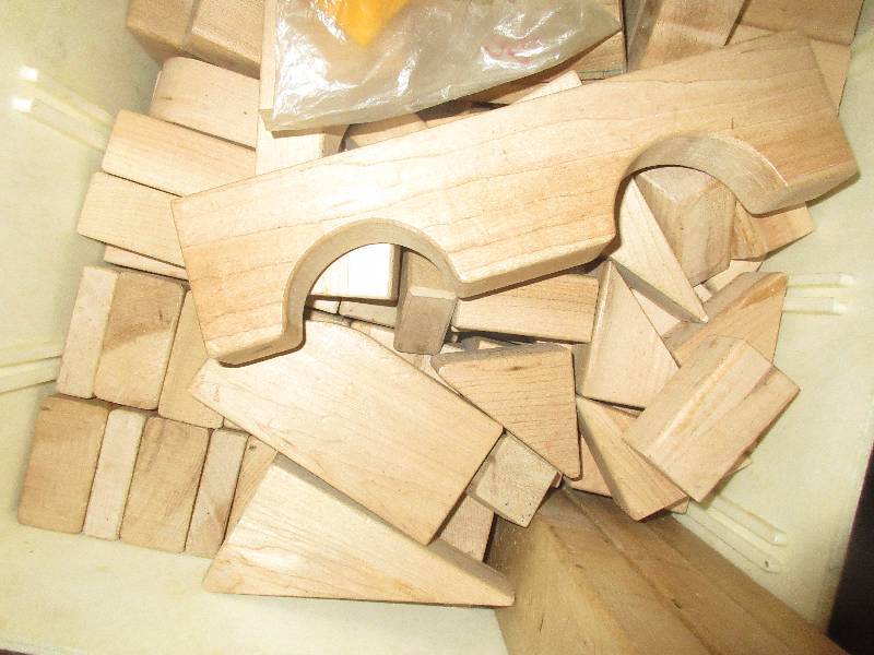 CHILDS OAK BUILDING BLOCKS