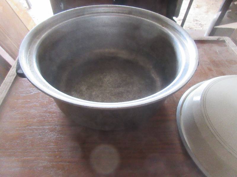 aluminum pot