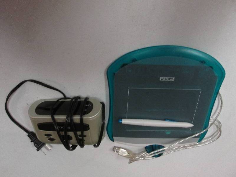 Elecric alarm clock, Wacom item...