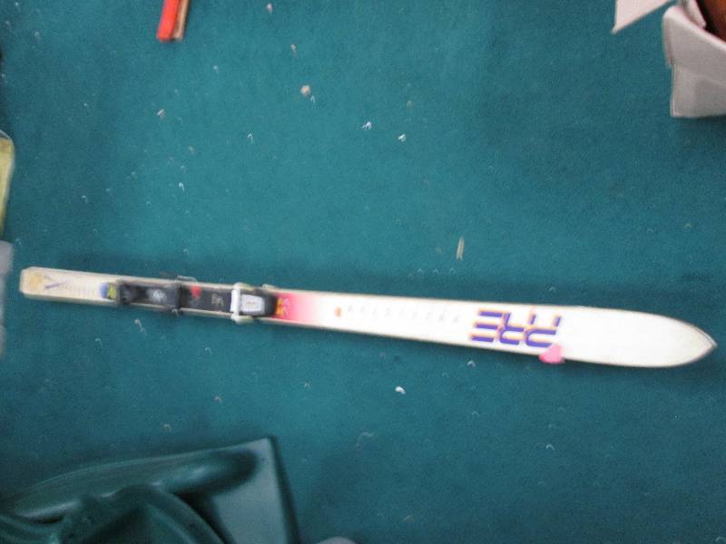 1 pair  PRE cross country skis...