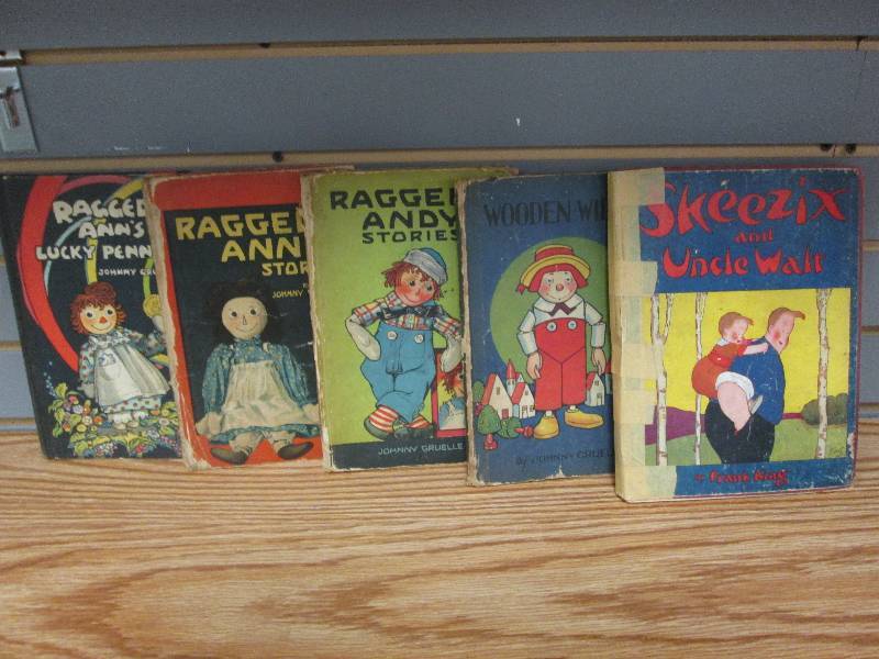 Lot of 5 Vintage childrens books...