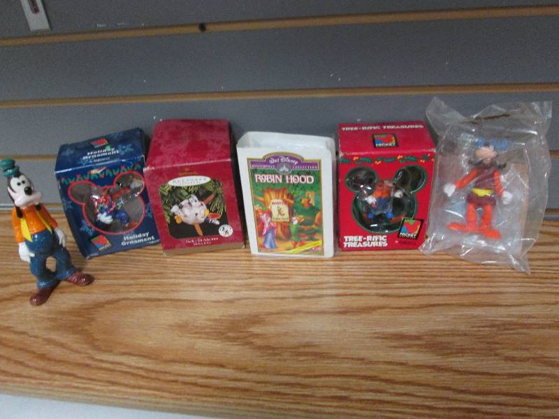 Assorted collectible ornaments & fi...