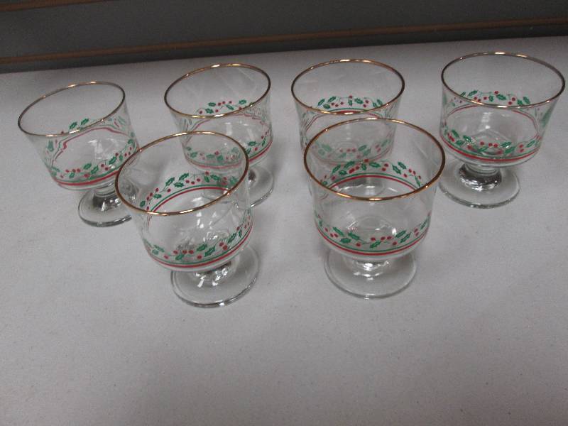 Lot of 6 Christmas sherbet glasses ...
