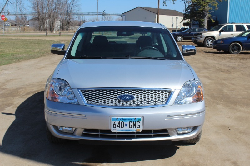 2005 Ford Five Hundred Limited AWD - ONLY 71,130 Miles - One Owner Local Consignment