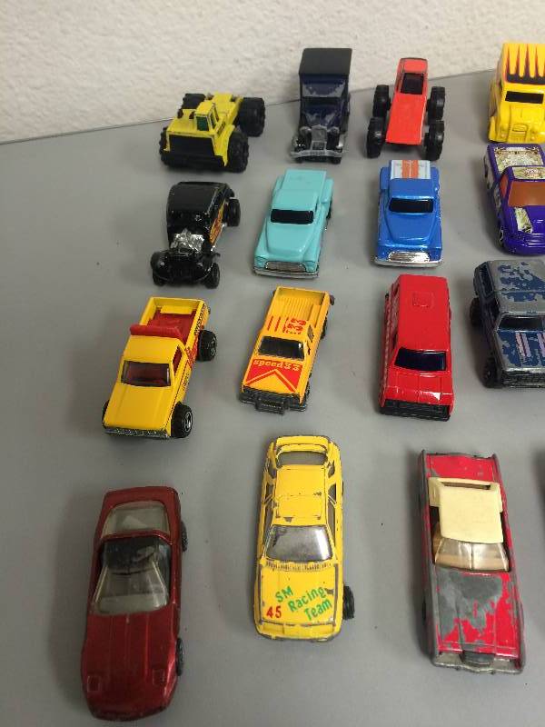 Assorted Die Cast Cars