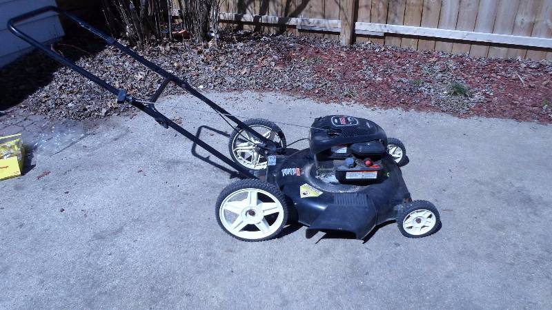 Briggs and Stranton Lawn Mower