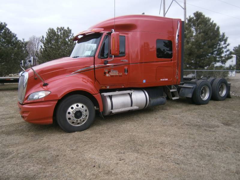 lot 1 image: 2010 International Semi