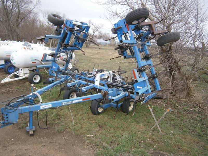 lot 5 image: 42 Ag Systems Nitromaster 8000 Applicator