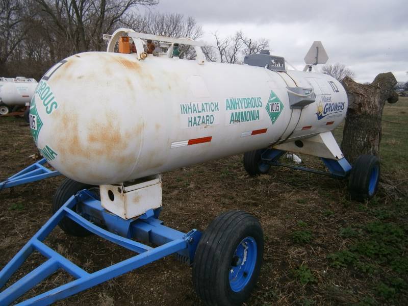 lot 7 image: Anhydrous Ammonia Tank
