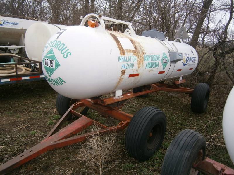 lot 11 image: Anhydrous Ammonia Tank