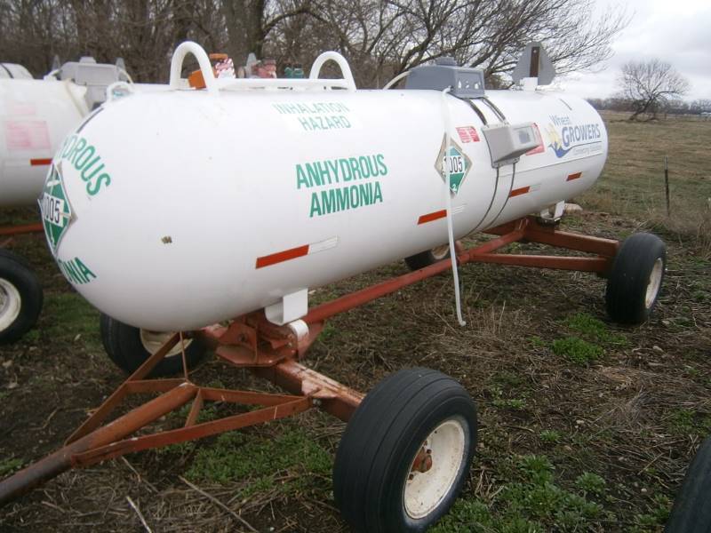 lot 18 image: Anhydrous Ammonia Tank