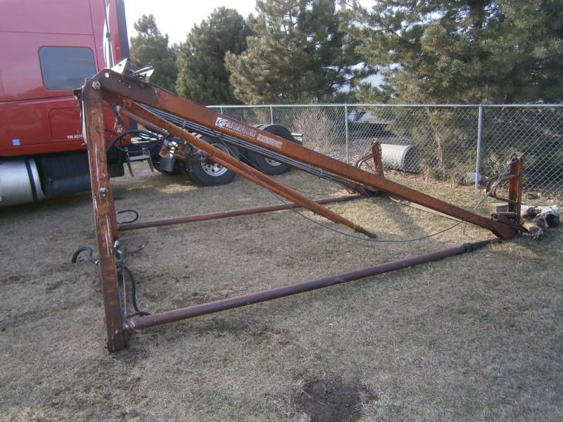 lot 37 image: Farmhand F11 Loader w540 PTO Pump & Controls
