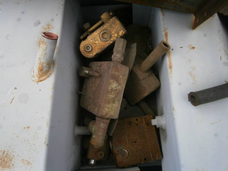 lot 38 image: Pallet of Hydraulic Motors & Reservoirs