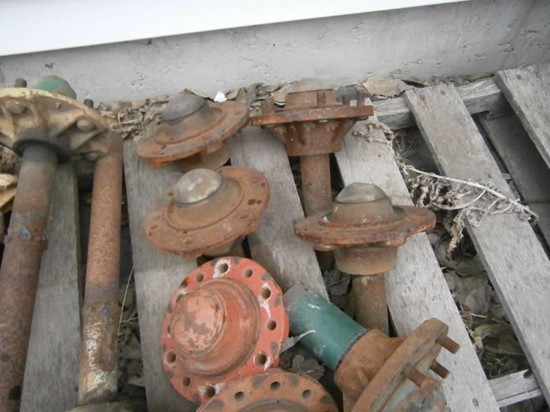 lot 39 image: Pallet of Running Gear Hubs