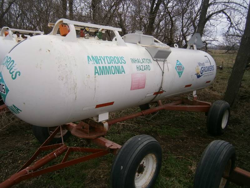lot 12 image: Anhydrous Ammonia Tank