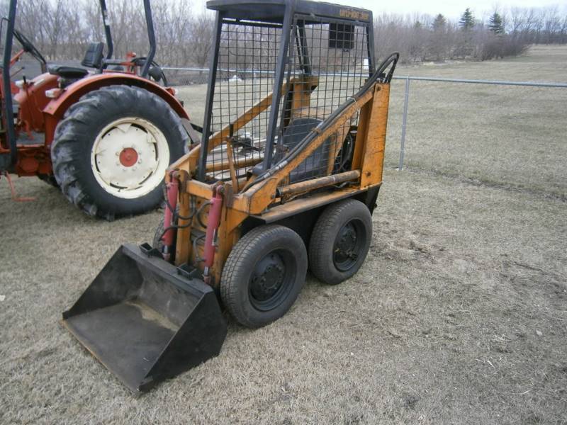lot 13 image: Case Uniloader Skid Steer