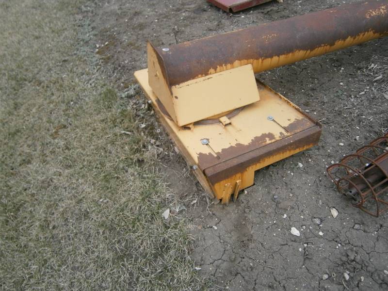 lot 14 image: HydroFold 13 Hydraulic Auger 8 Diameter