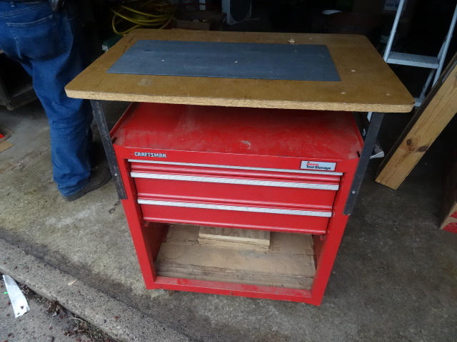 lot 11 image: Craftsman Rolling Tool Box