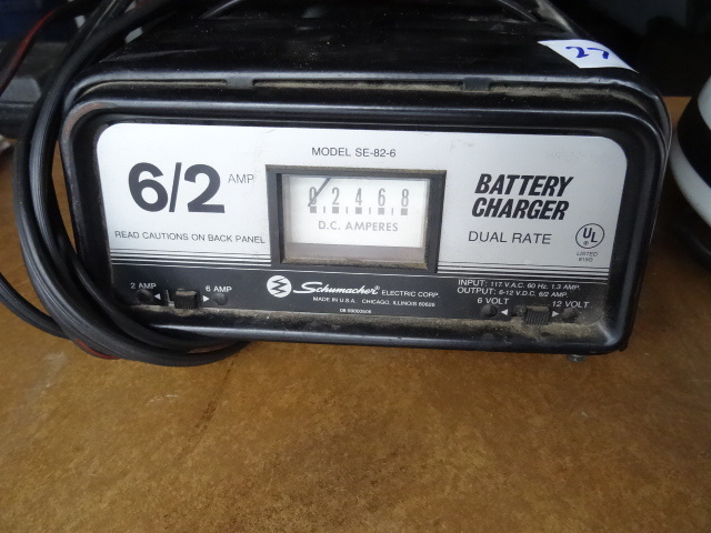 lot 27 image: Schumacher Battery Charger
