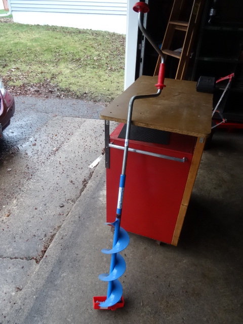 lot 29 image: 6 Strike Master Ice Auger