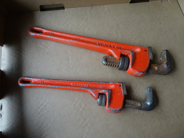 lot 50 image: Olympia 14 and 10 Pipe Wrench