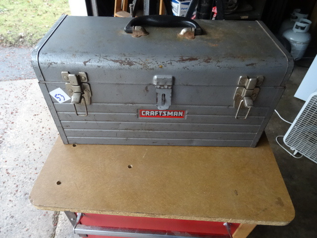 lot 53 image: Craftsman Hand Carrying Tool Box