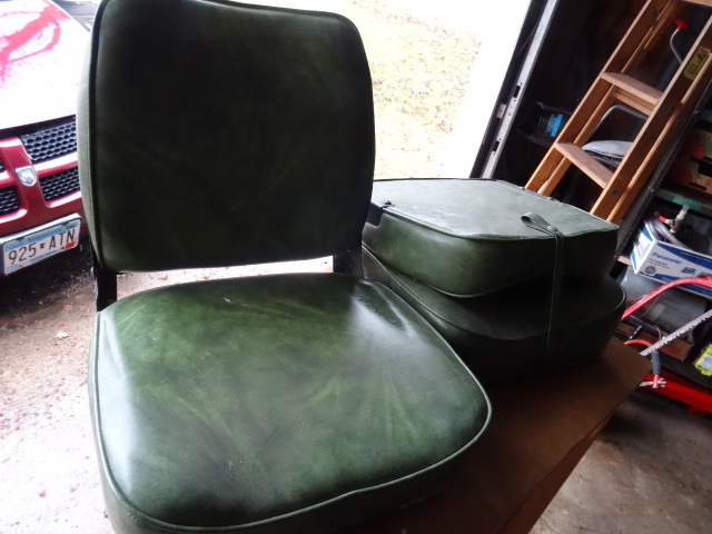 lot 59 image: Green Boat Seats No Pedestal Qty 2