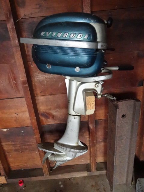 lot 74 image: Evinrude Outboard Boat Motor