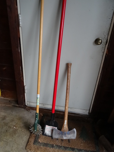 lot 85 image: Lawn Edger, Scraper , Axe