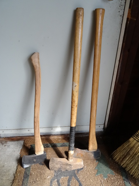 lot 86 image: 2 Axes and 1 Splitting Maul