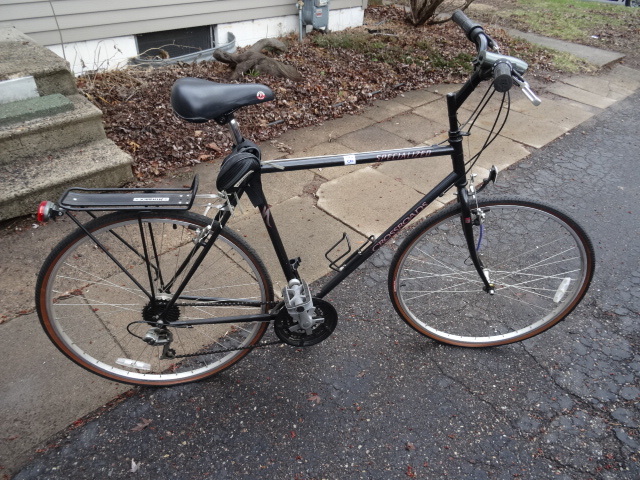 lot 88 image: Crossroads Specialized 18 Speed Bike,