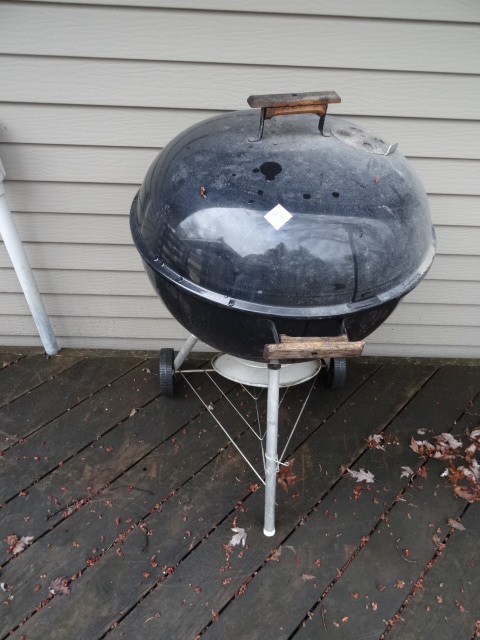 lot 92 image: Weber Charcoal Grill