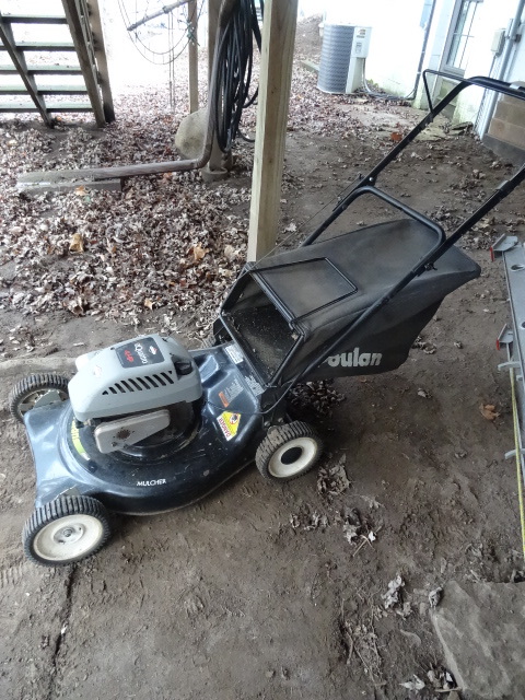 lot 94 image: Poulan 20 Recycling Mower