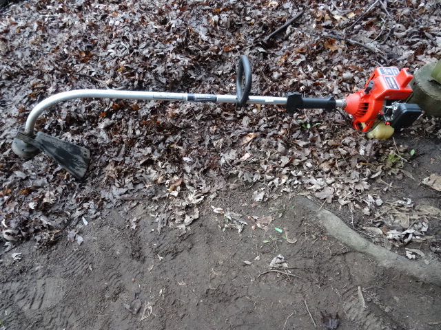 lot 95 image: Homelite ST155 15 Weed Trimmer