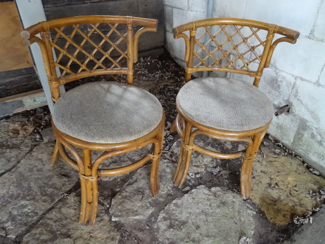 lot 103 image: 2 Ratton Chairs