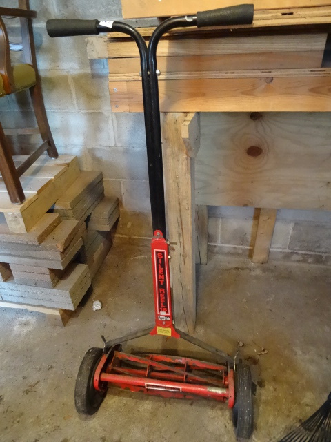 lot 107 image: Silent Reel 18 Mower by Agrifab
