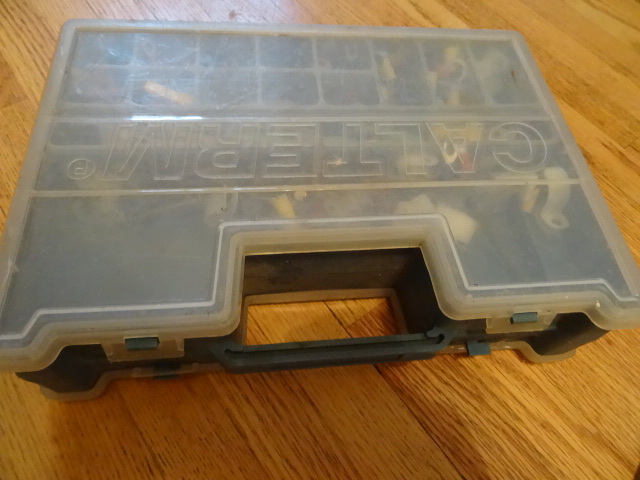 lot 138 image: Electrical Terminal Kit