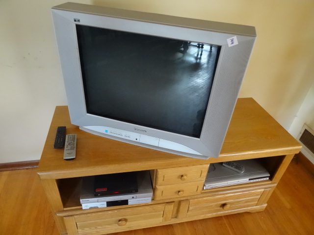 lot 144 image: Panasonic Color TV 27, Panasonic