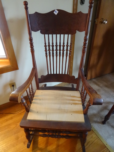 lot 149 image: Pressback Rocker
