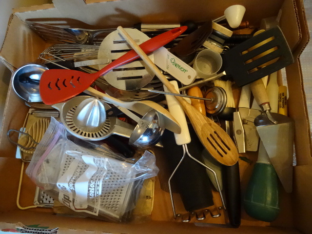 lot 168 image: Misc Kitchen Utensils