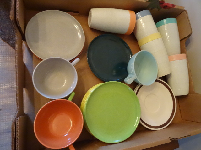 lot 171 image: Misc Plastic Dishes, Cornish Thermal