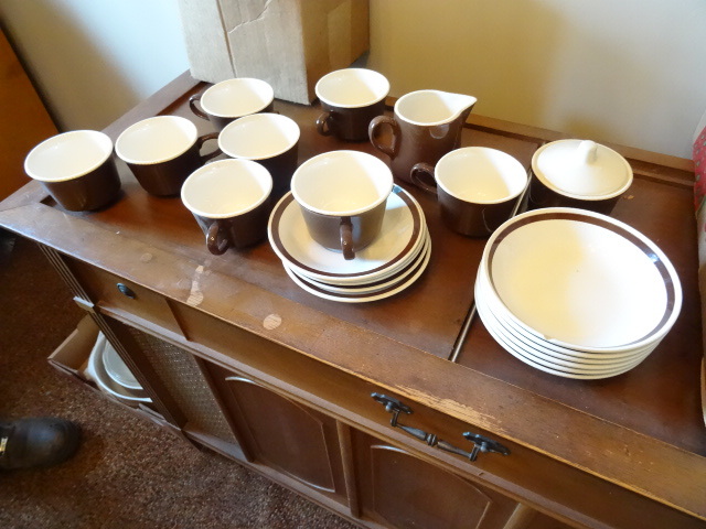 lot 174 image: Set of 5 Coffee Cups and Bowls