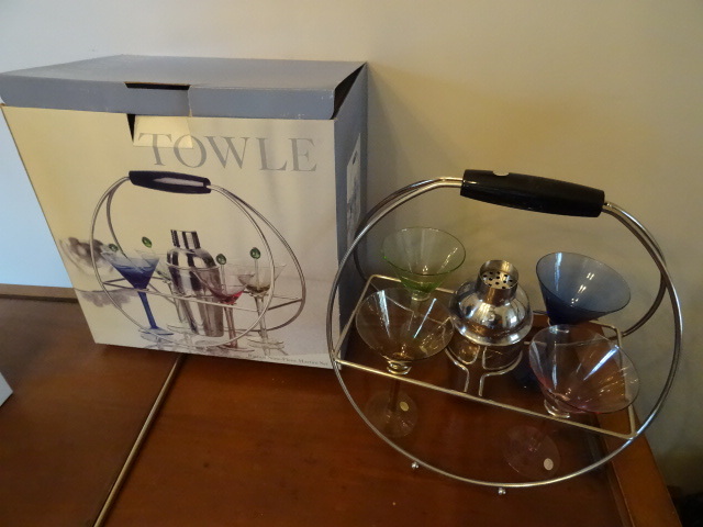 lot 182 image: Martini Set 4 Glasses, Shaker,
