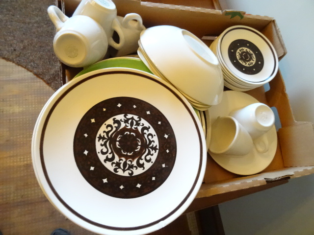 lot 184 image: Misc Dinner Ware Coffee Cups