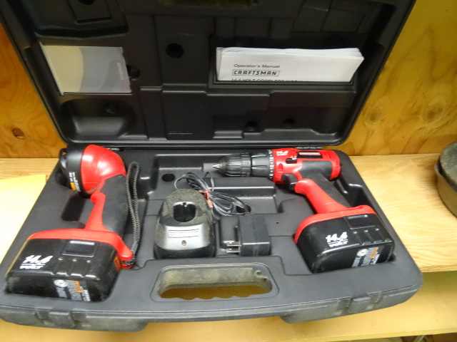 lot 212 image: Craftsman 14.4 Volt Drill and Light Set