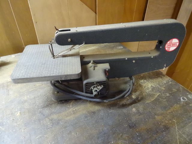 lot 214 image: Moto Shop Model 57-2 Scroll Saw